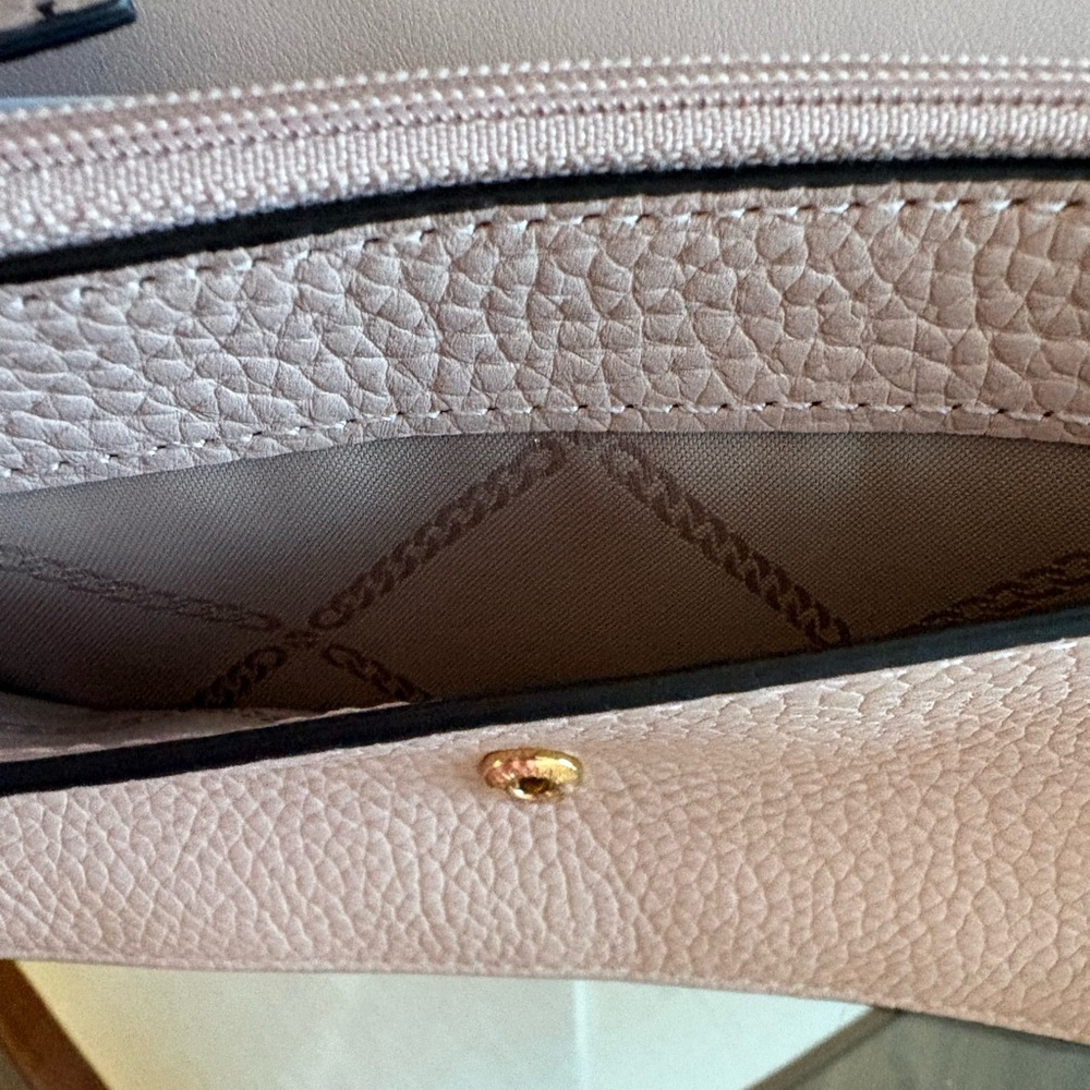 🩷🩷MICHAEL KORS JET SET LEATHER CHARL SMART PHONE CROSSBODY BAG IN SOFT PINK!🩷🩷 - Picture 9 of 10